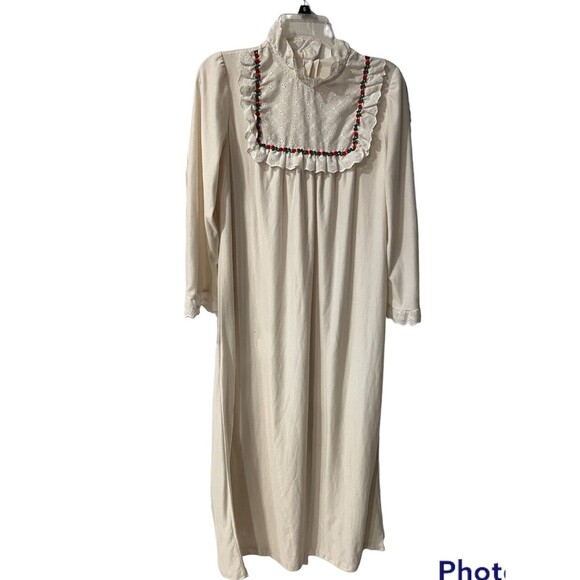 Vintage Juli of Slumbertog Nightgown M White Eyelit Flannel Cottagecore Prairie - Picture 1 of 10